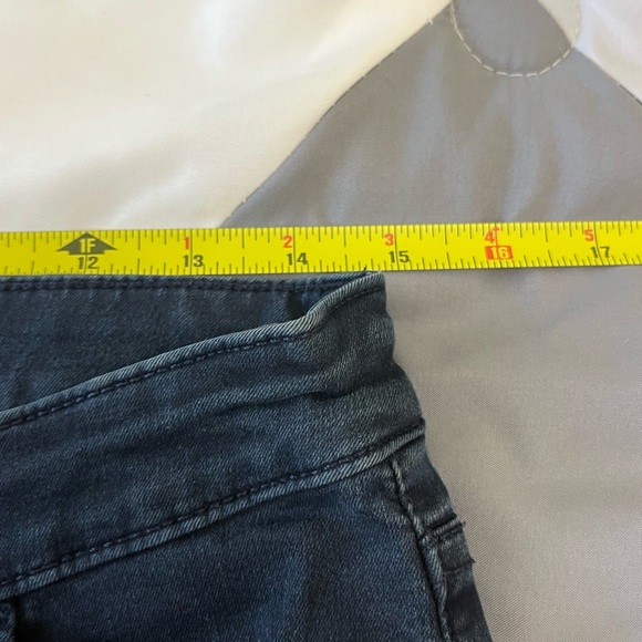 Jennifer Lopez stretchy jeans leggings. - Picture 3 of 9